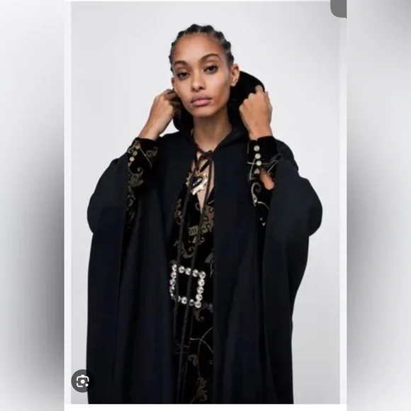 Zara Thick flared sleeve Long HOODED CAPE limited edition Tassel poncho - Picture 2 of 16